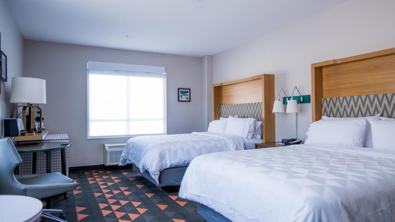 Holiday Inn & Suites Philadelphia W - Drexel Hill By Ihg Exterior photo